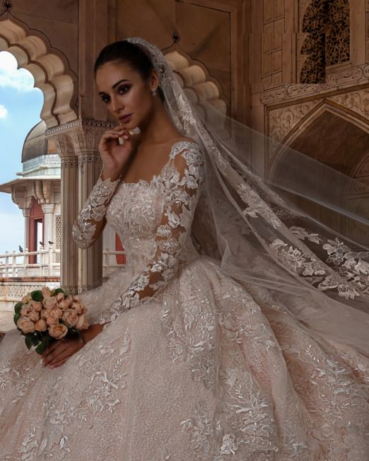 abito da sposa principessa in pizzo e glitter - VSV - abiti su misura Torino