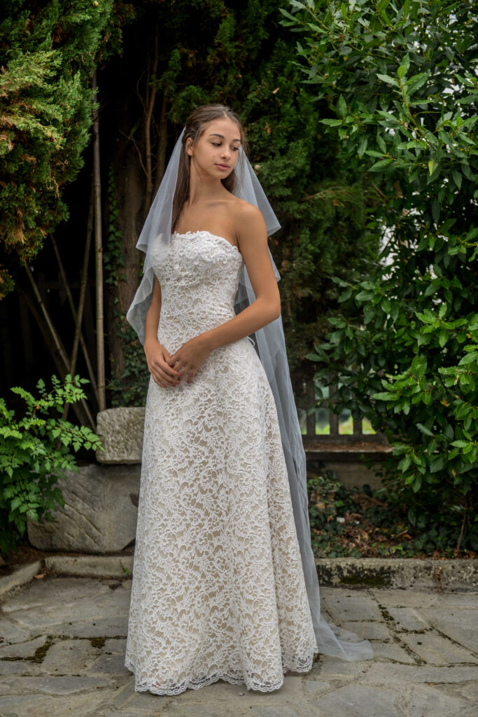 Abiti da sposa color champagne: l'eleganza di un colore passepartout